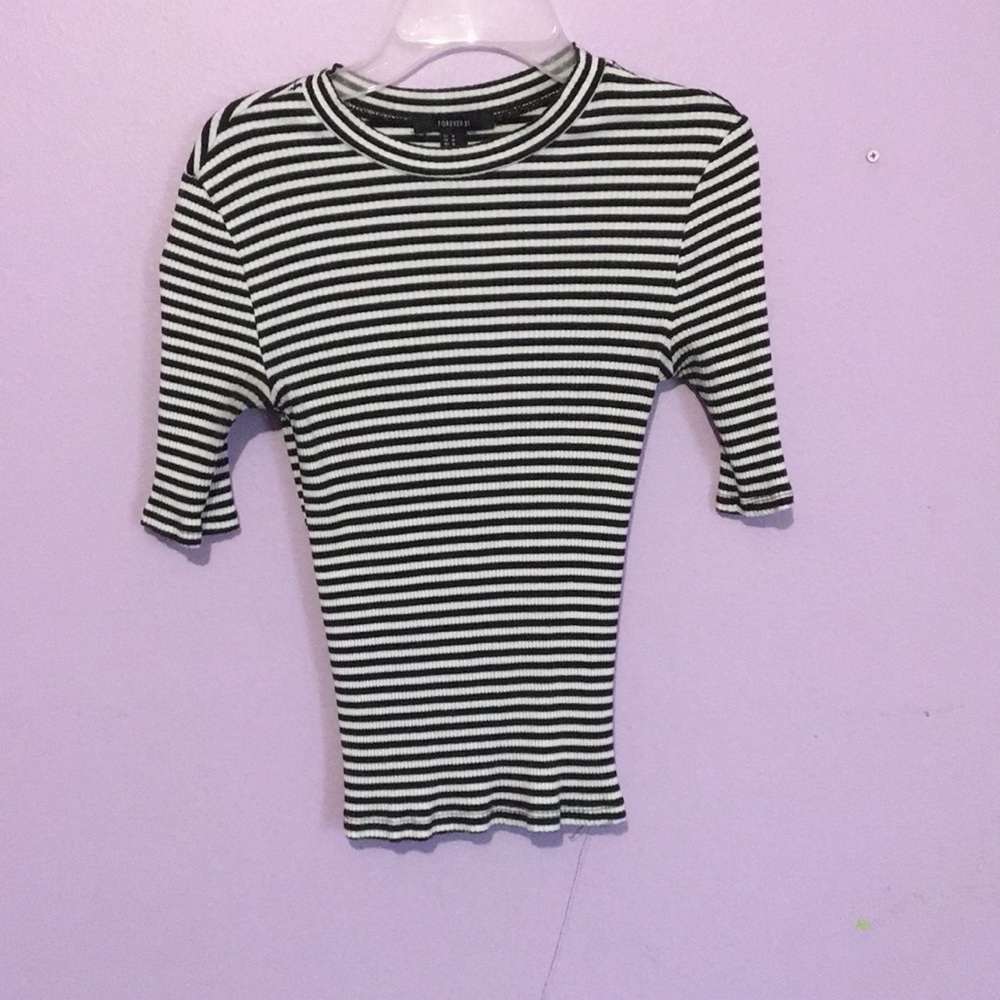 Fitted striped shirt